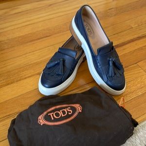 Tod’s navy loafers, womens size 42 (11)